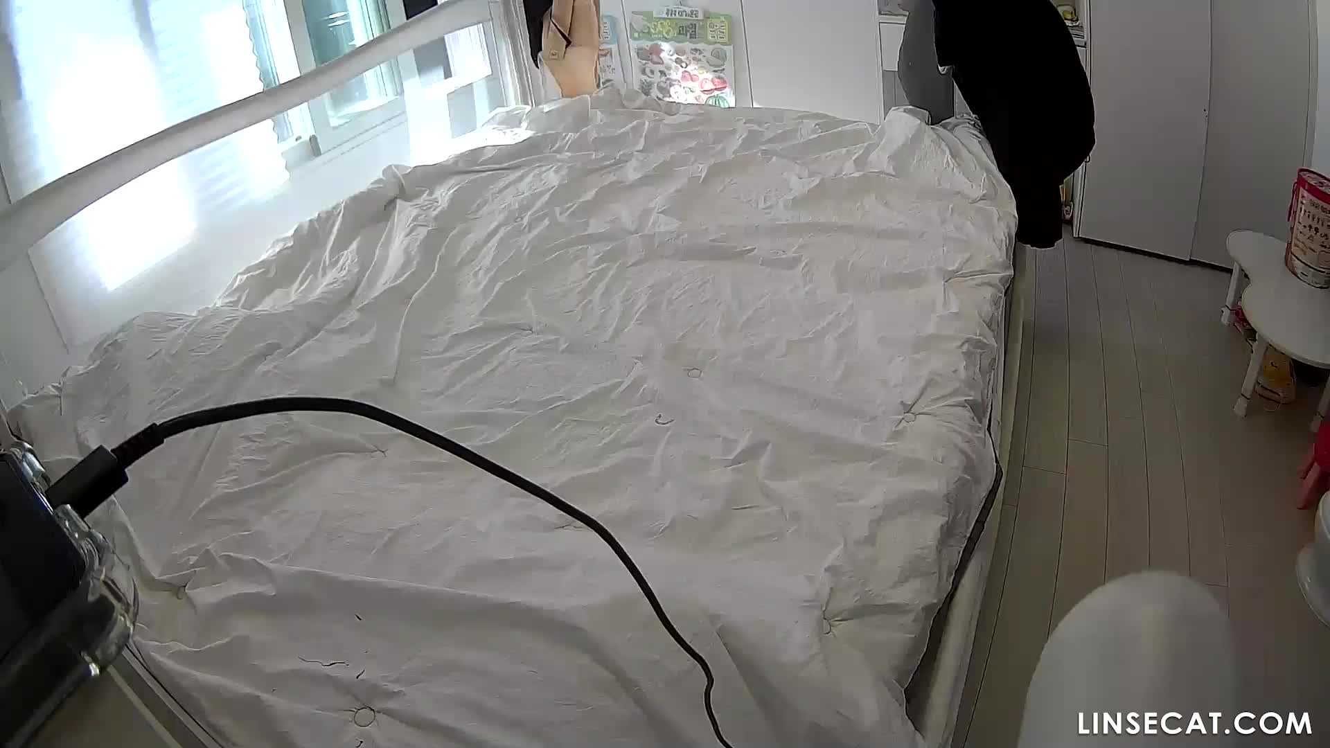 [신작] 9가족. 알몸으로 집안일하는 섹시한 엄마들. 섹스 전에 오럴 섹스를 해주고, 섹스 후에는 당신의 성기를 닦아줄 좋은 아내와 결혼하는 건 축복입니다. [해킹된 한국 가족 IP 카메라] [단독 영상] 썸네일